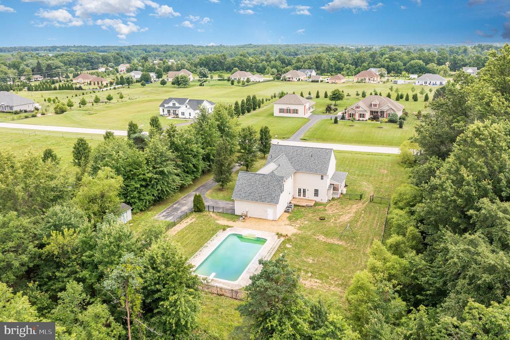 85 Saint Johns Rd W