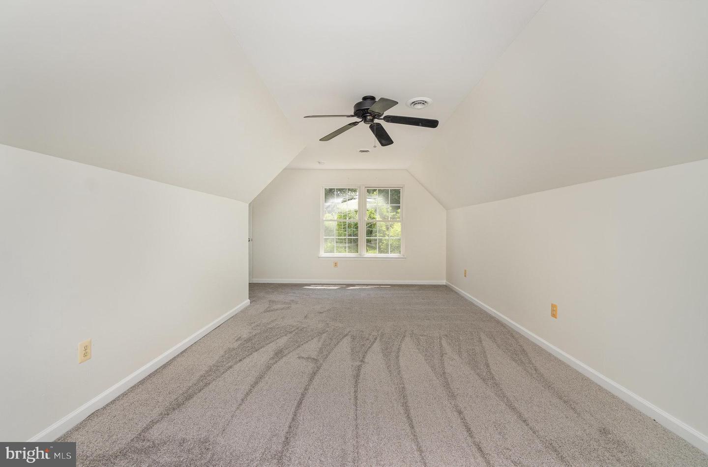 85 Saint Johns Rd W