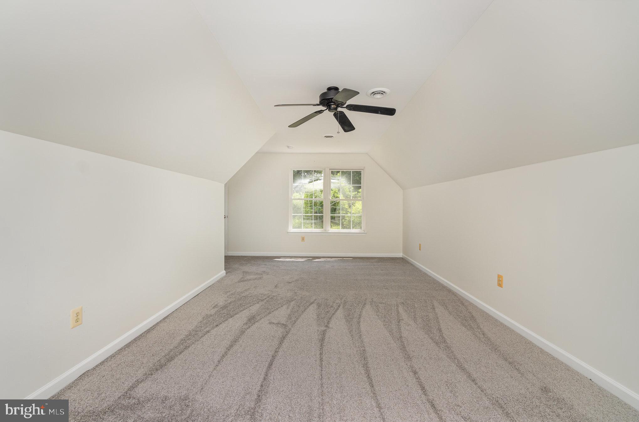 85 Saint Johns Rd W