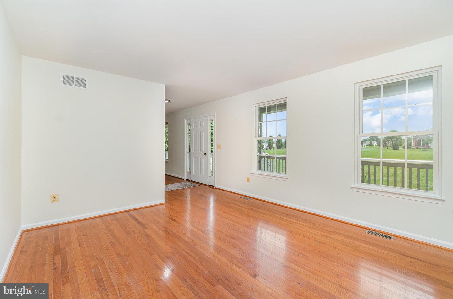 85 Saint Johns Rd W