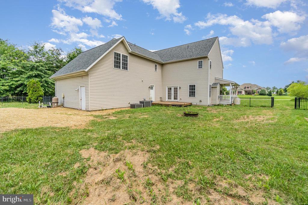 85 Saint Johns Rd W