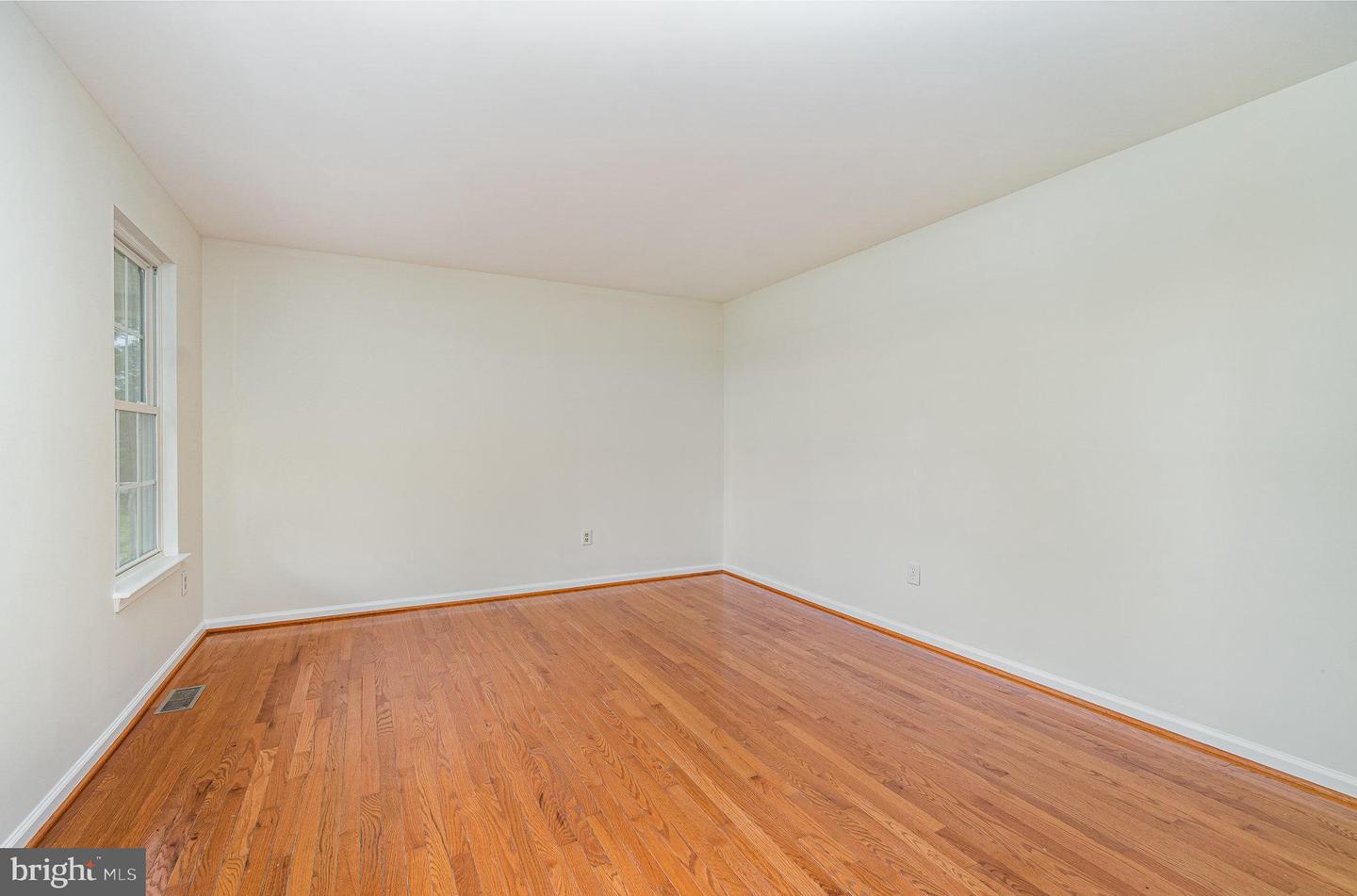 85 Saint Johns Rd W
