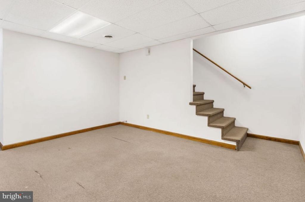 10 HOMESTEAD DRIVE