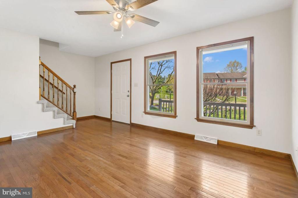 10 HOMESTEAD DRIVE