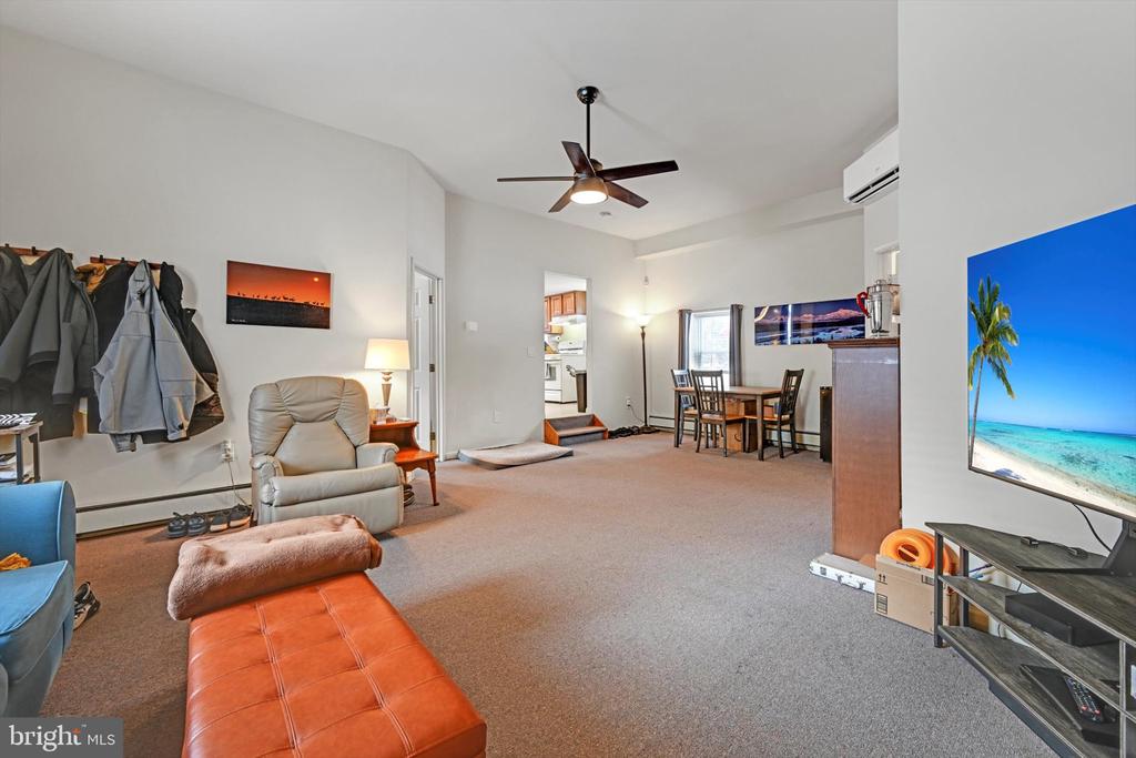 3497 New Holland Rd