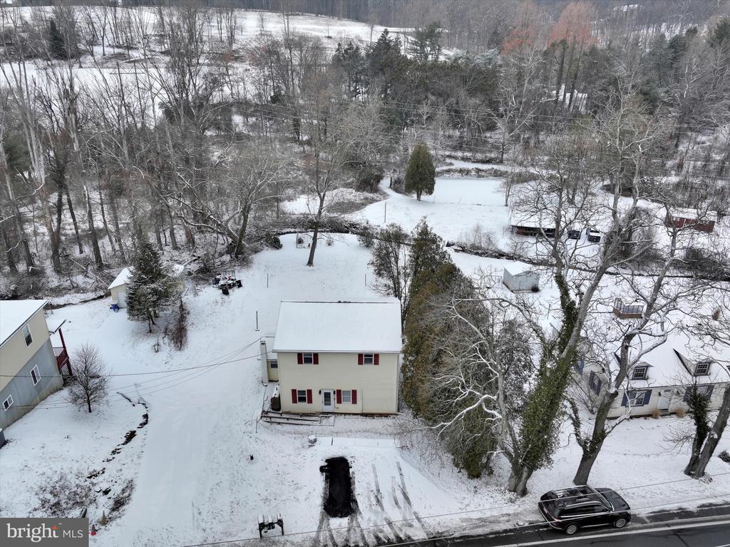3497 New Holland Rd