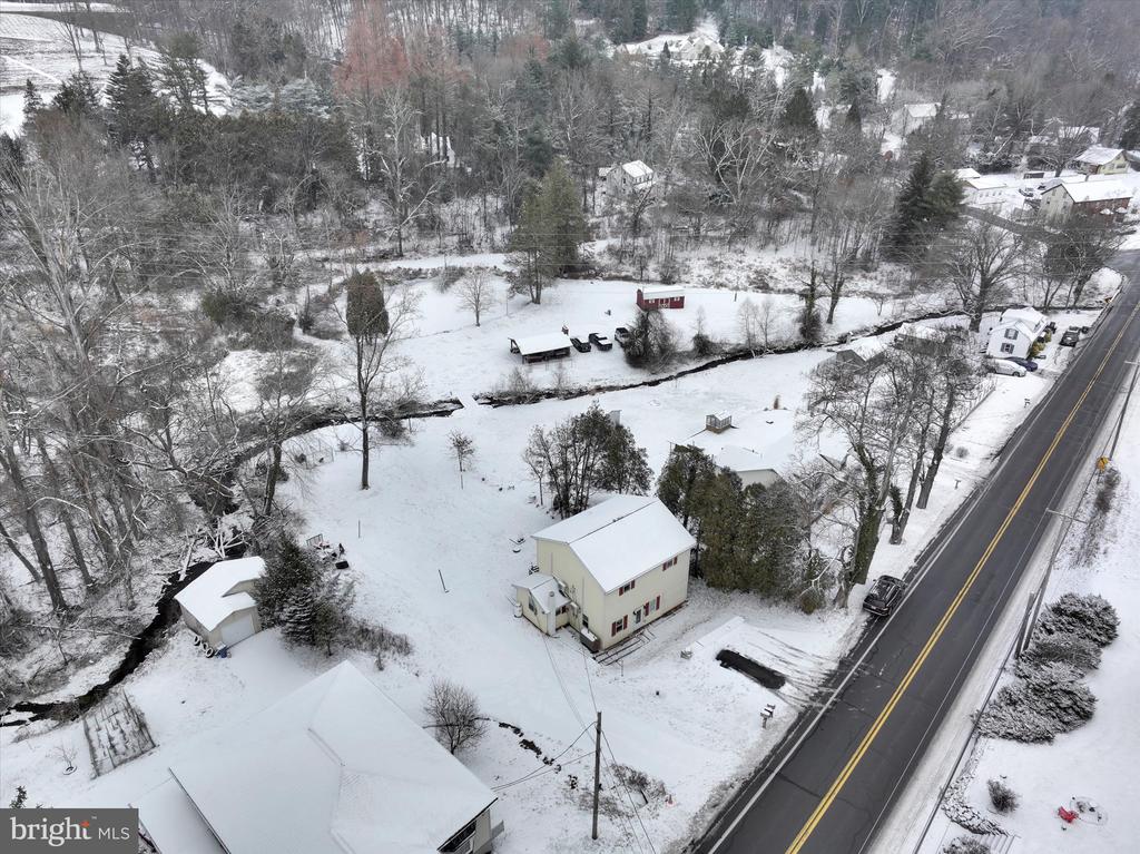 3497 New Holland Rd