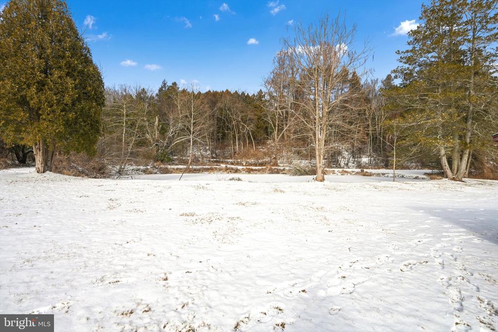 3497 New Holland Rd