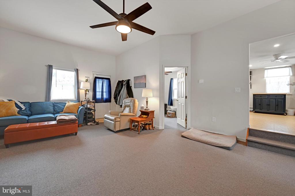 3497 New Holland Rd