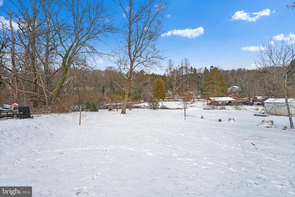 3497 New Holland Rd