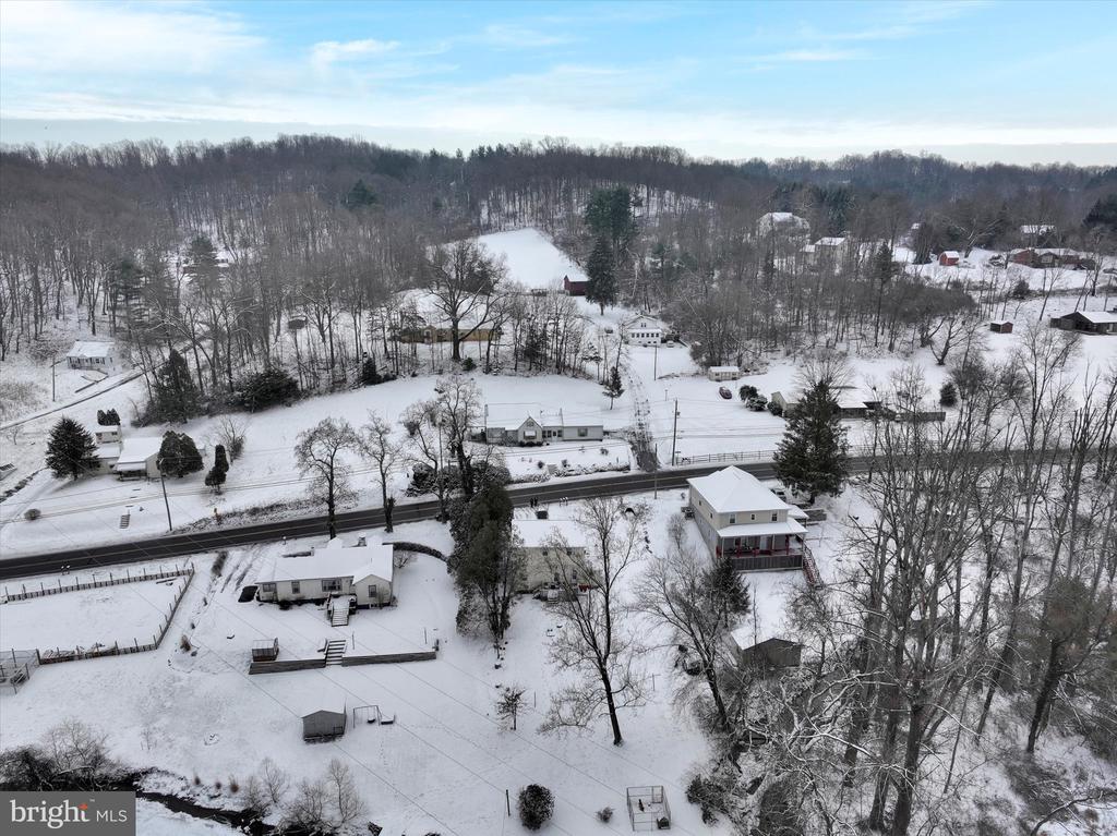 3497 New Holland Rd