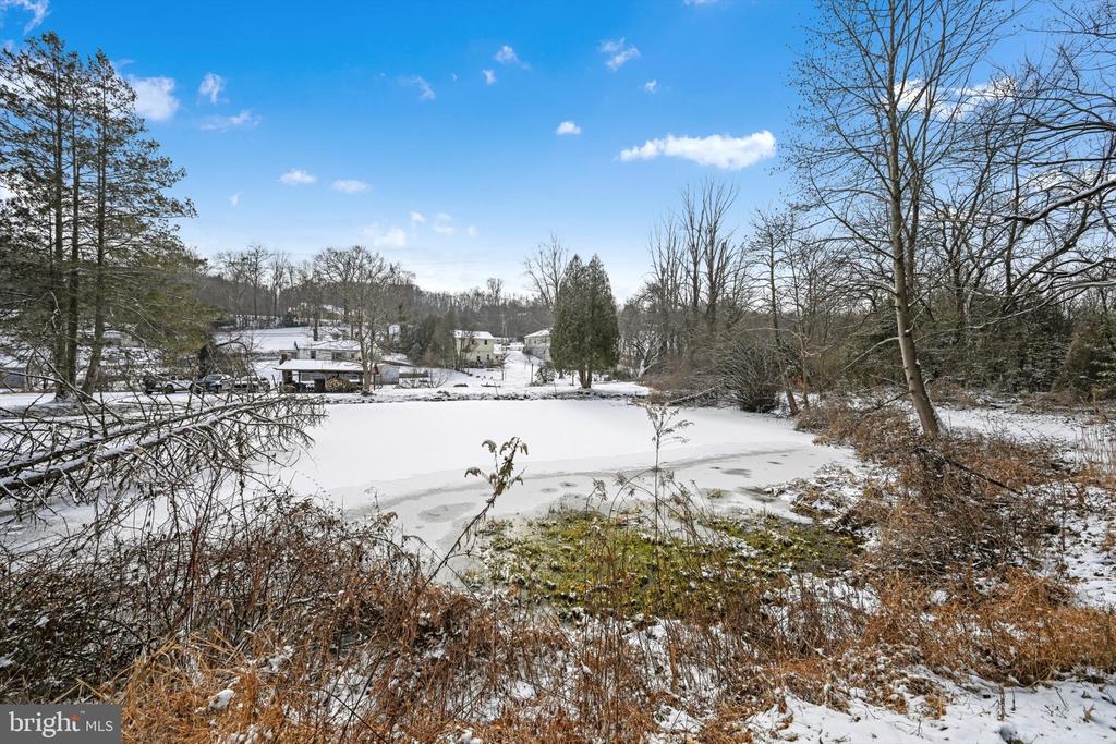 3497 New Holland Rd
