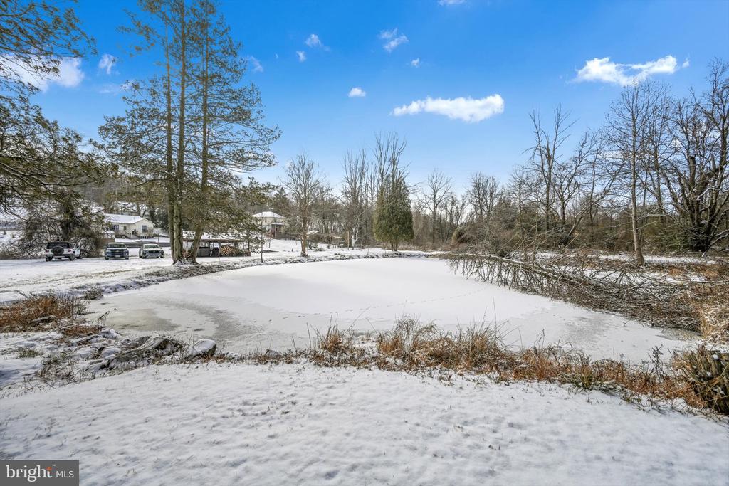 3497 New Holland Rd