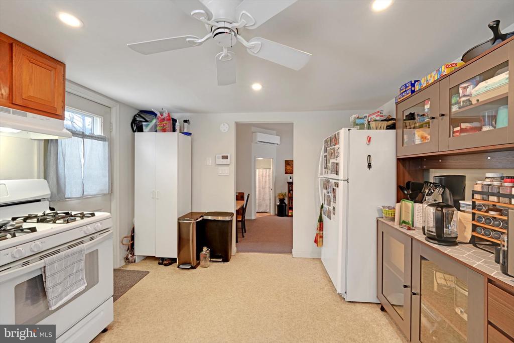 3497 New Holland Rd