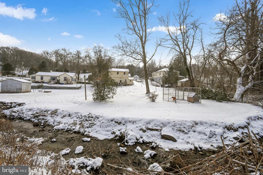 3497 New Holland Rd
