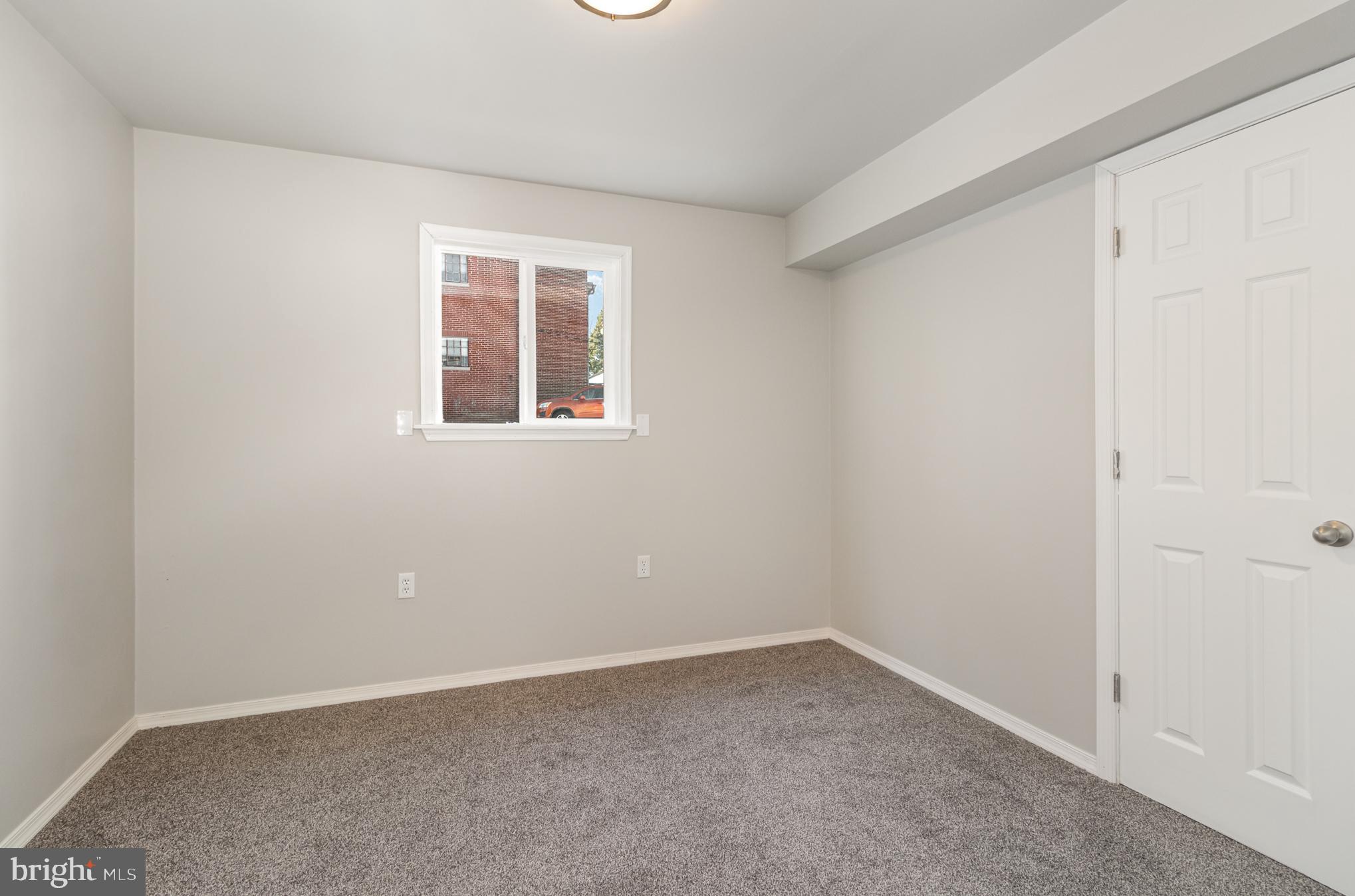 417 E Main St