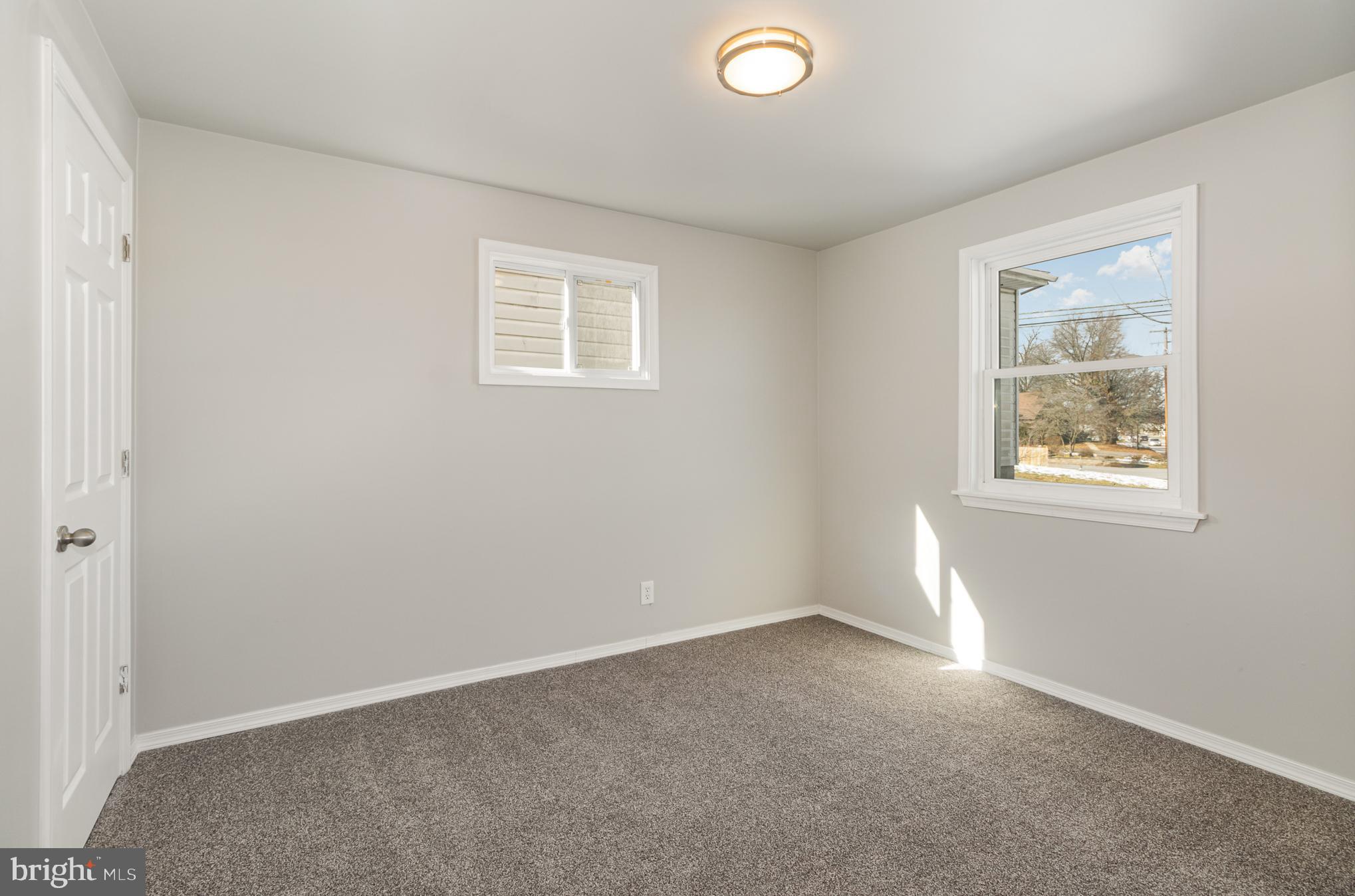 417 E Main St