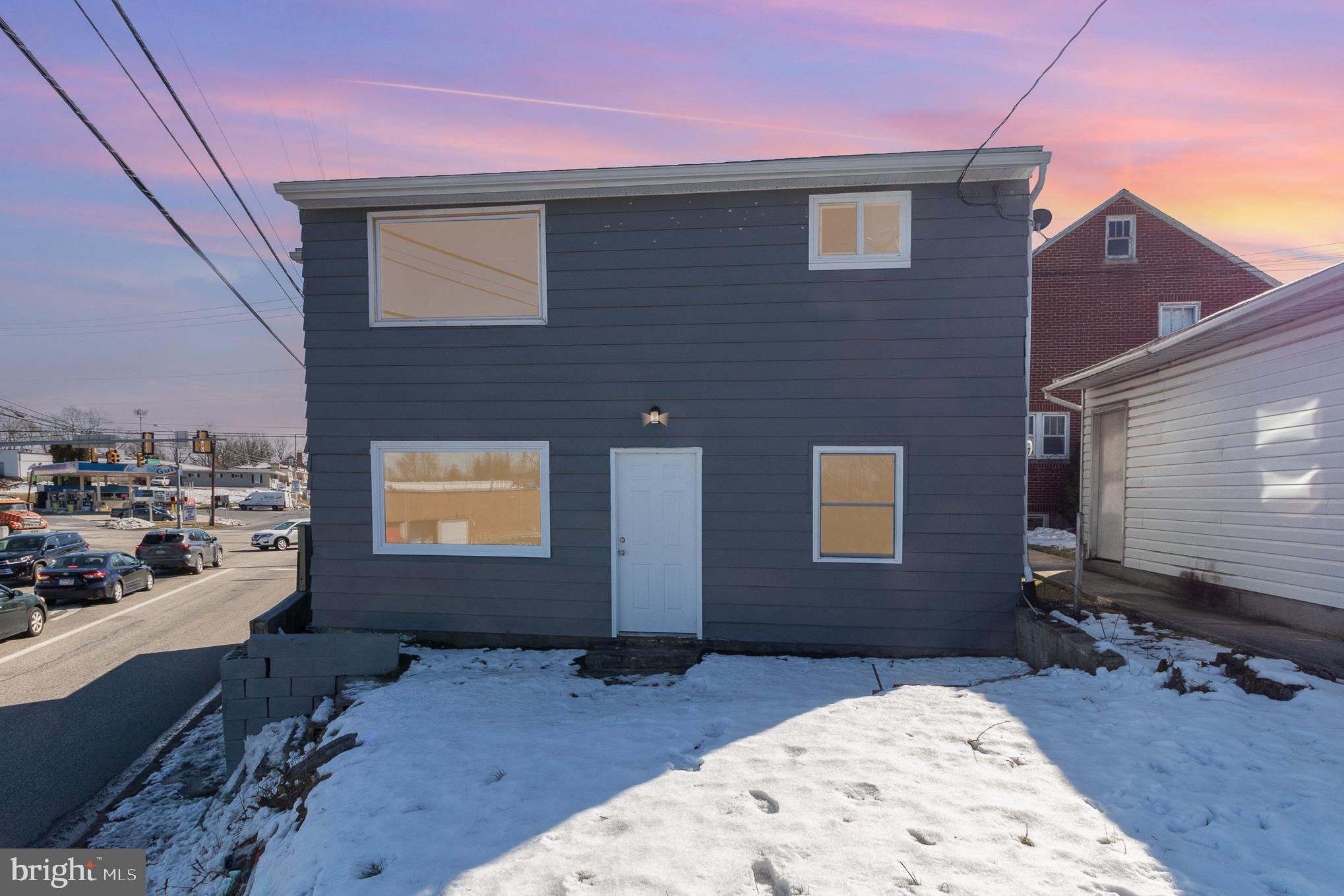 417 E Main St