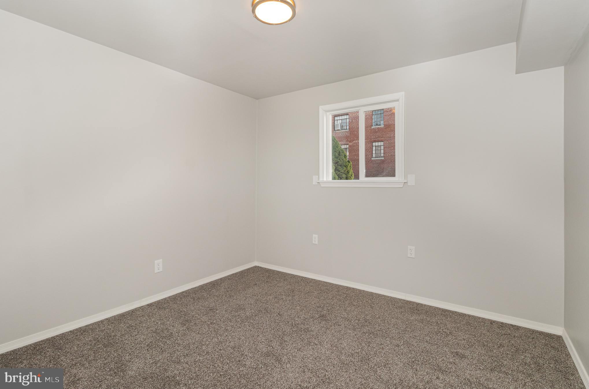 417 E Main St