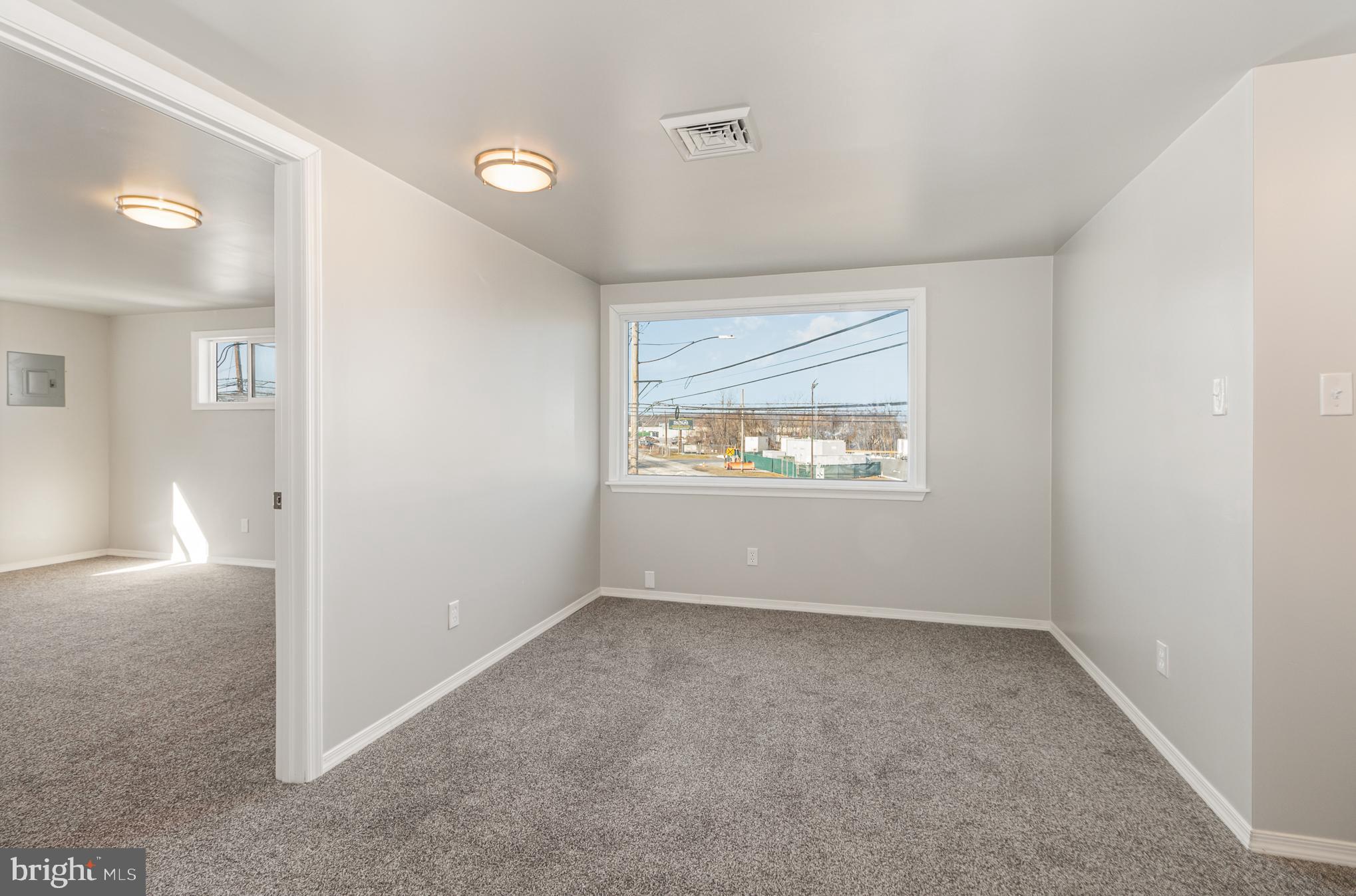 417 E Main St