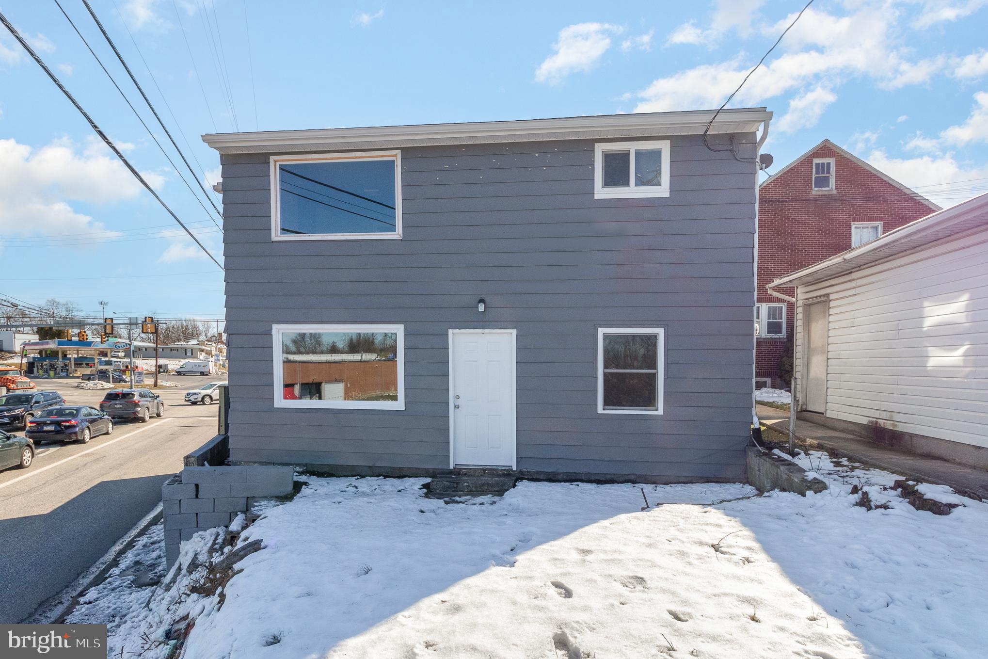 417 E Main St