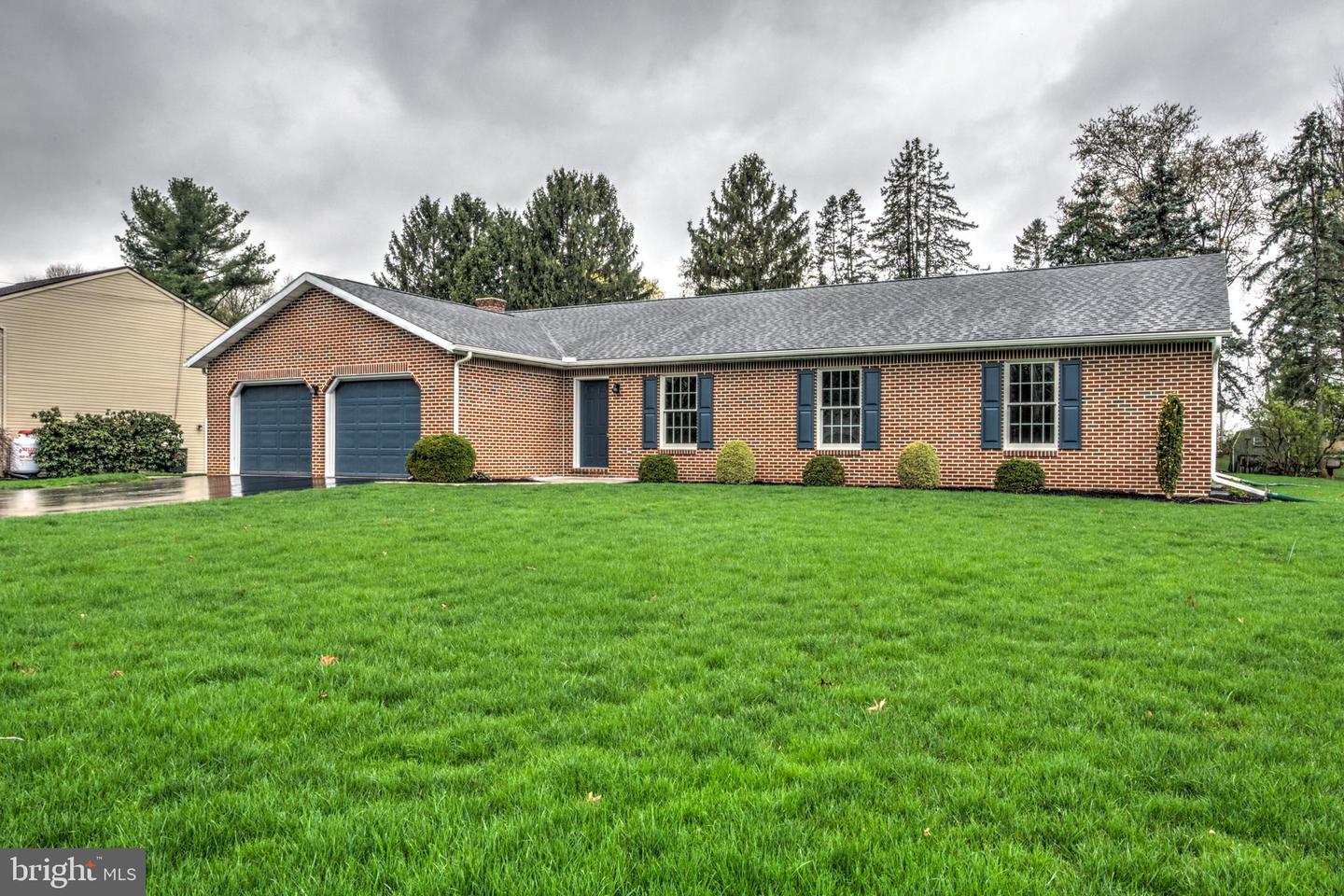 520 Boxwood Ln