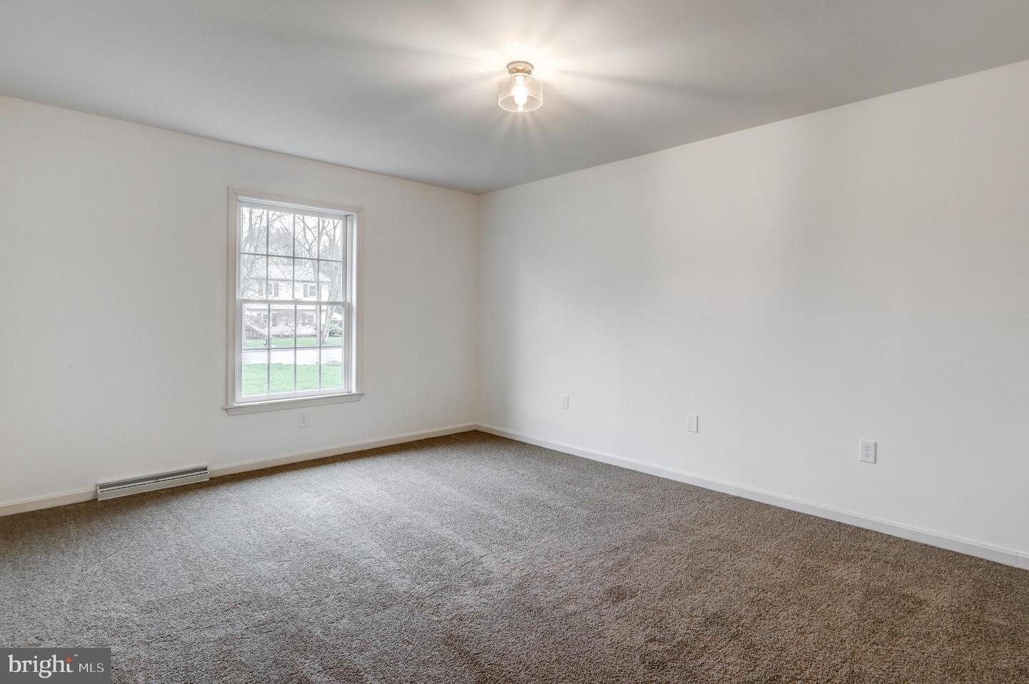 520 Boxwood Ln