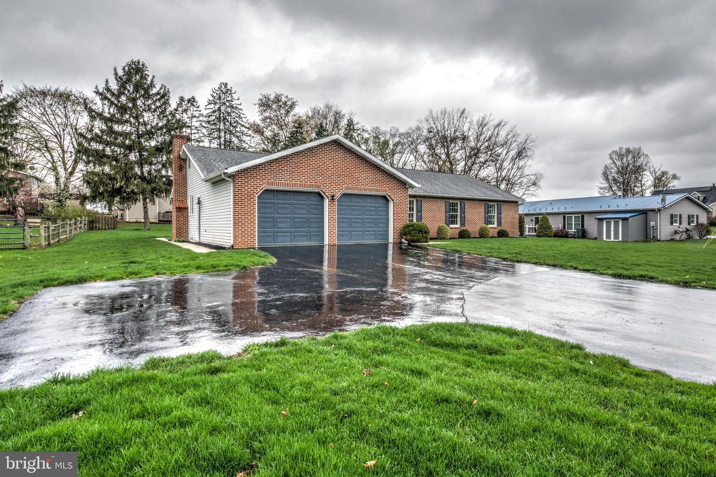 520 Boxwood Ln