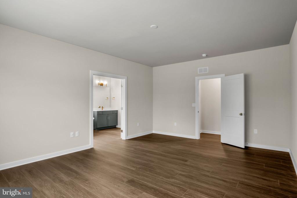 309 DEERFIELD LANE