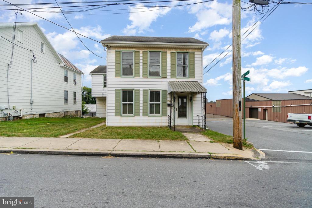 200 S PENN STREET