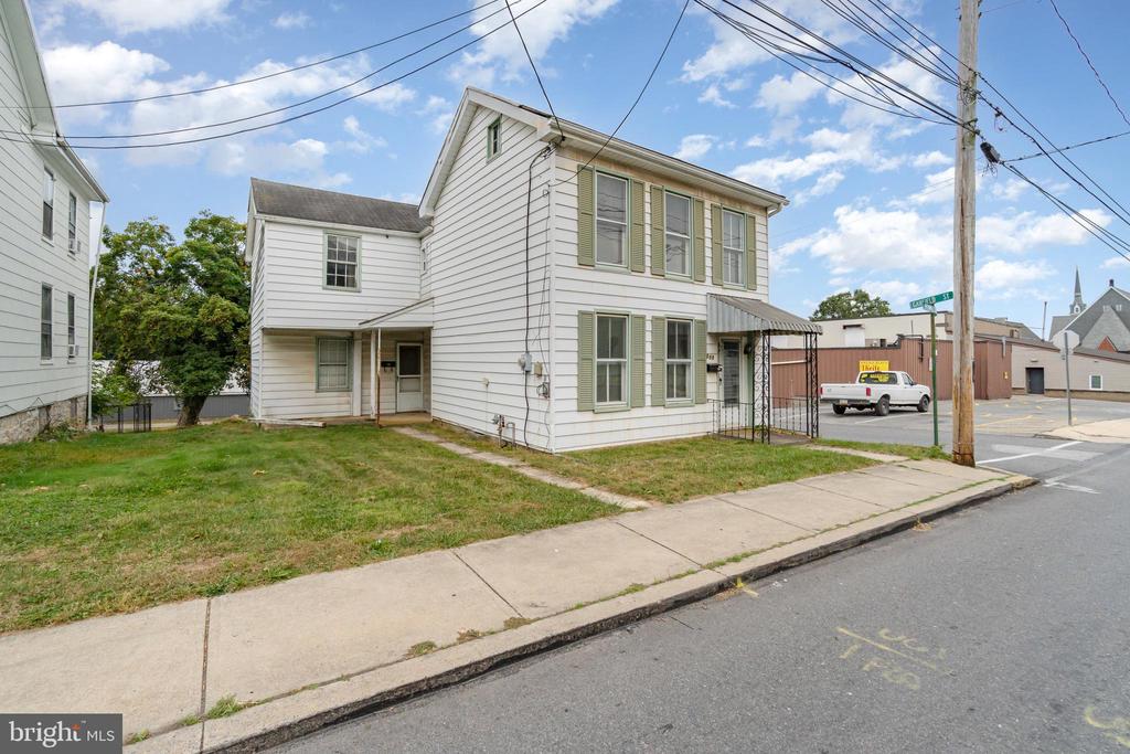200 S PENN STREET