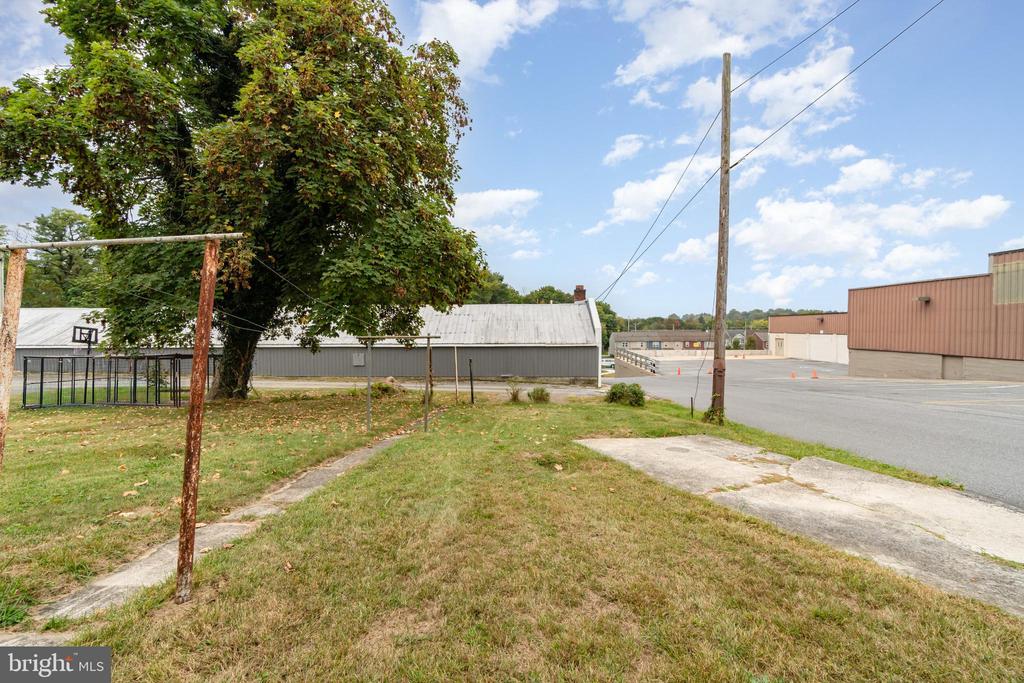 200 S PENN STREET