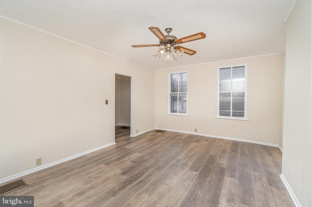 200 S PENN STREET