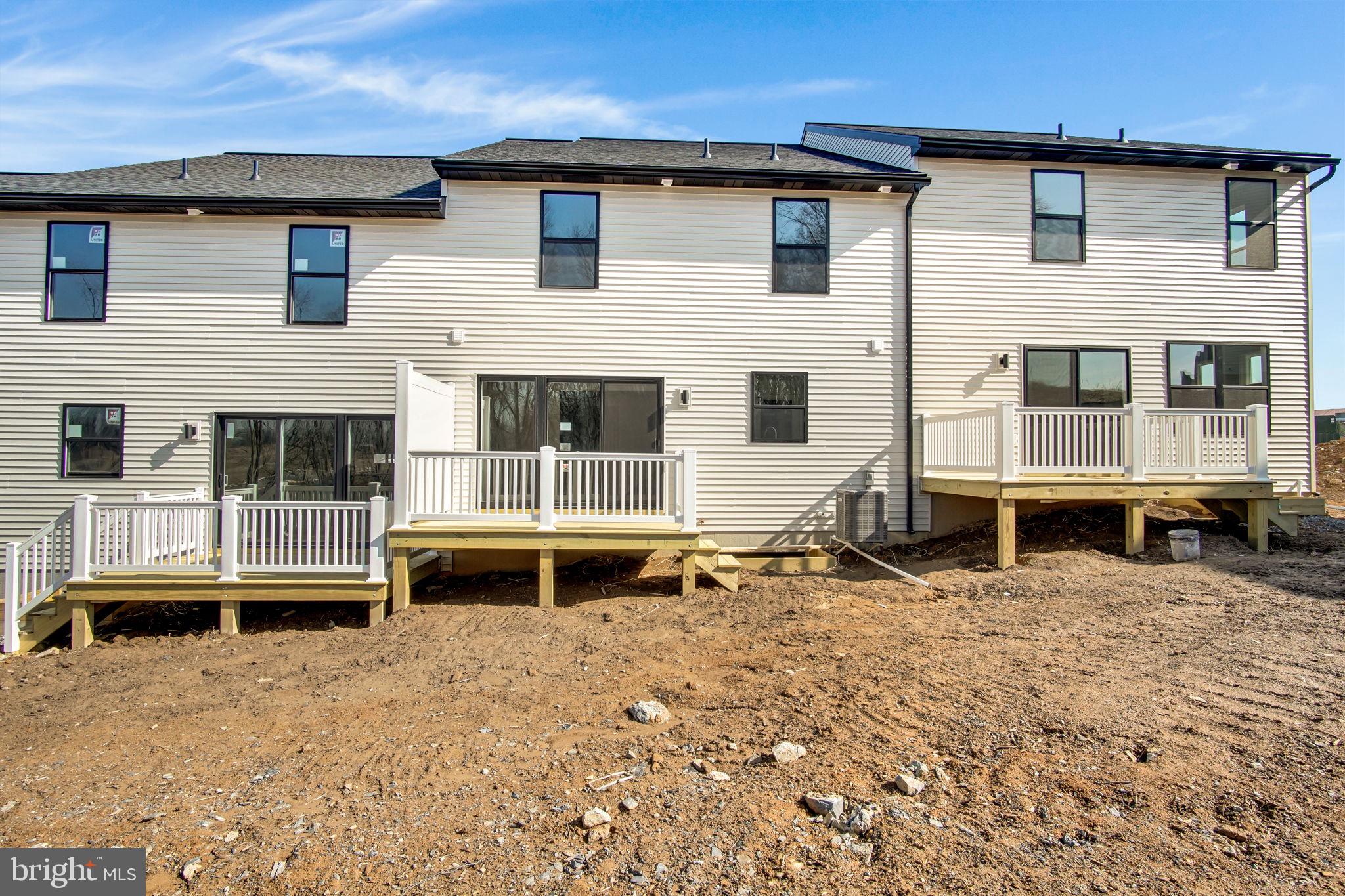 1020 BLACKSTONE RUN