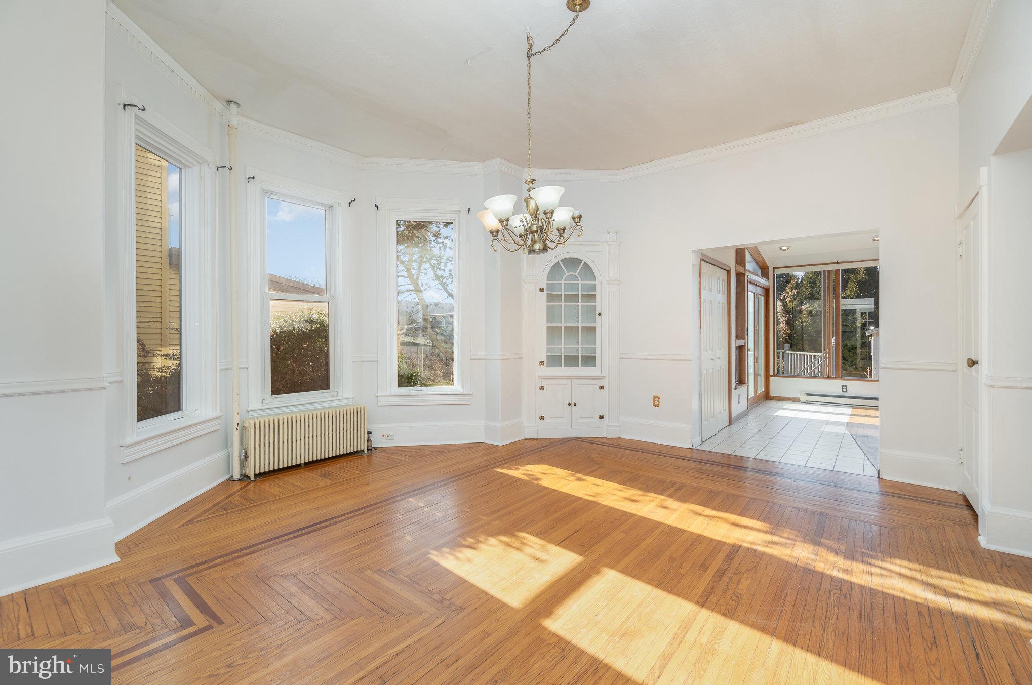 132 East St