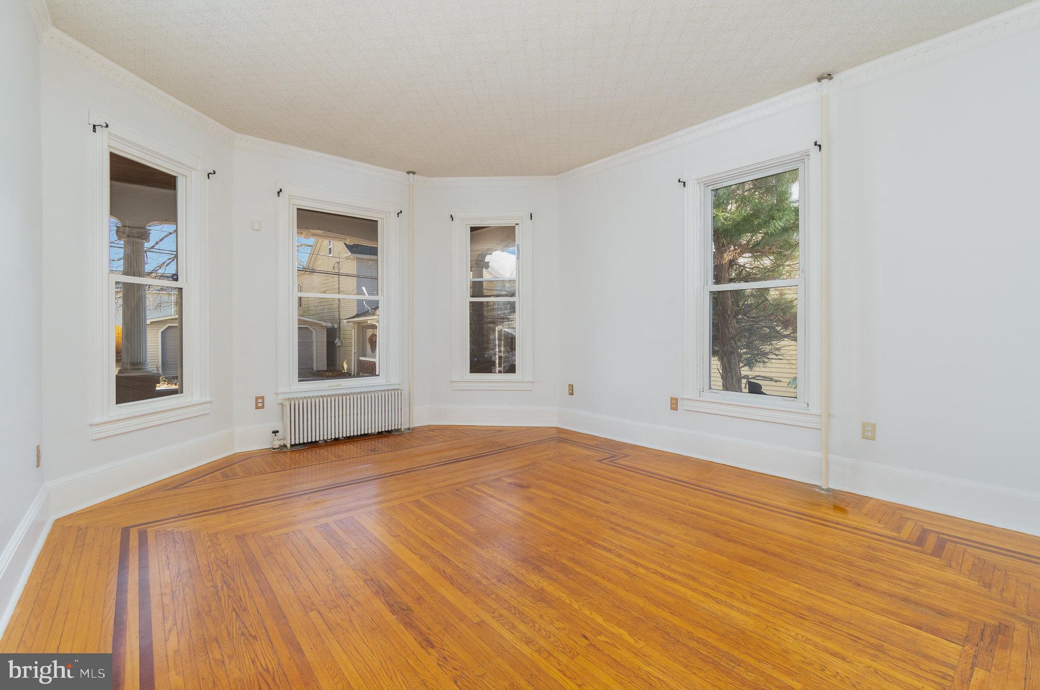 132 East St