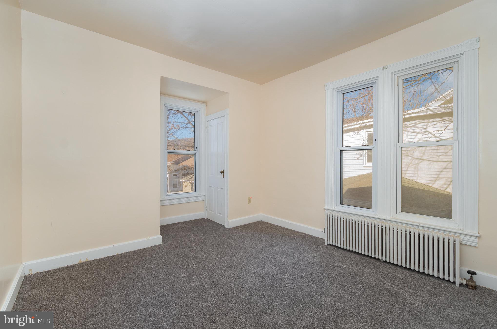 132 East St