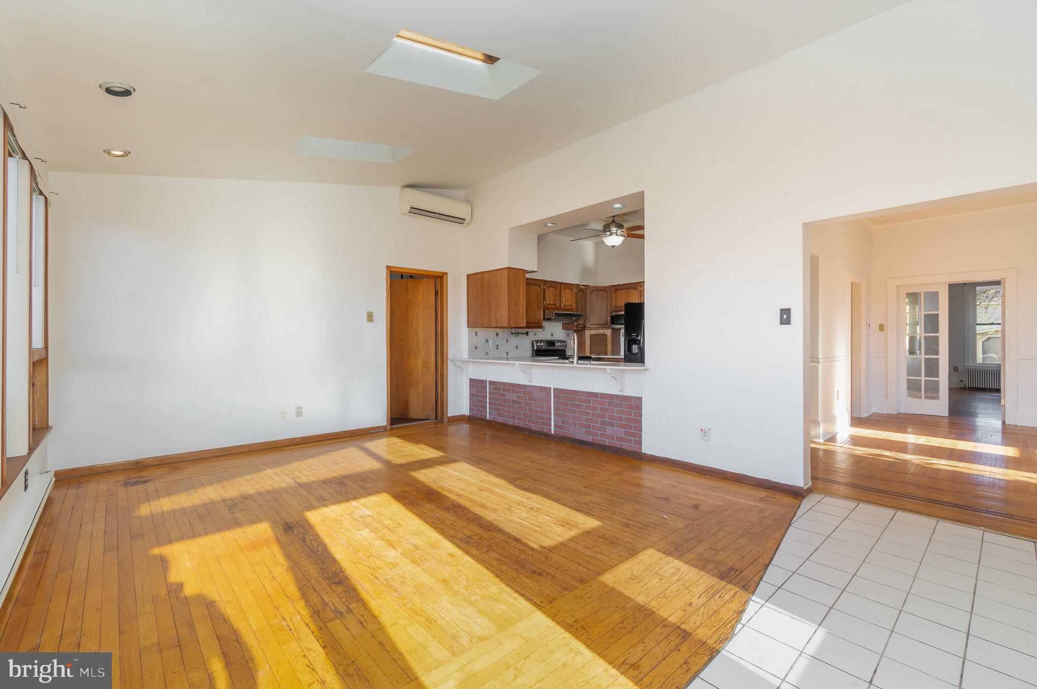 132 East St