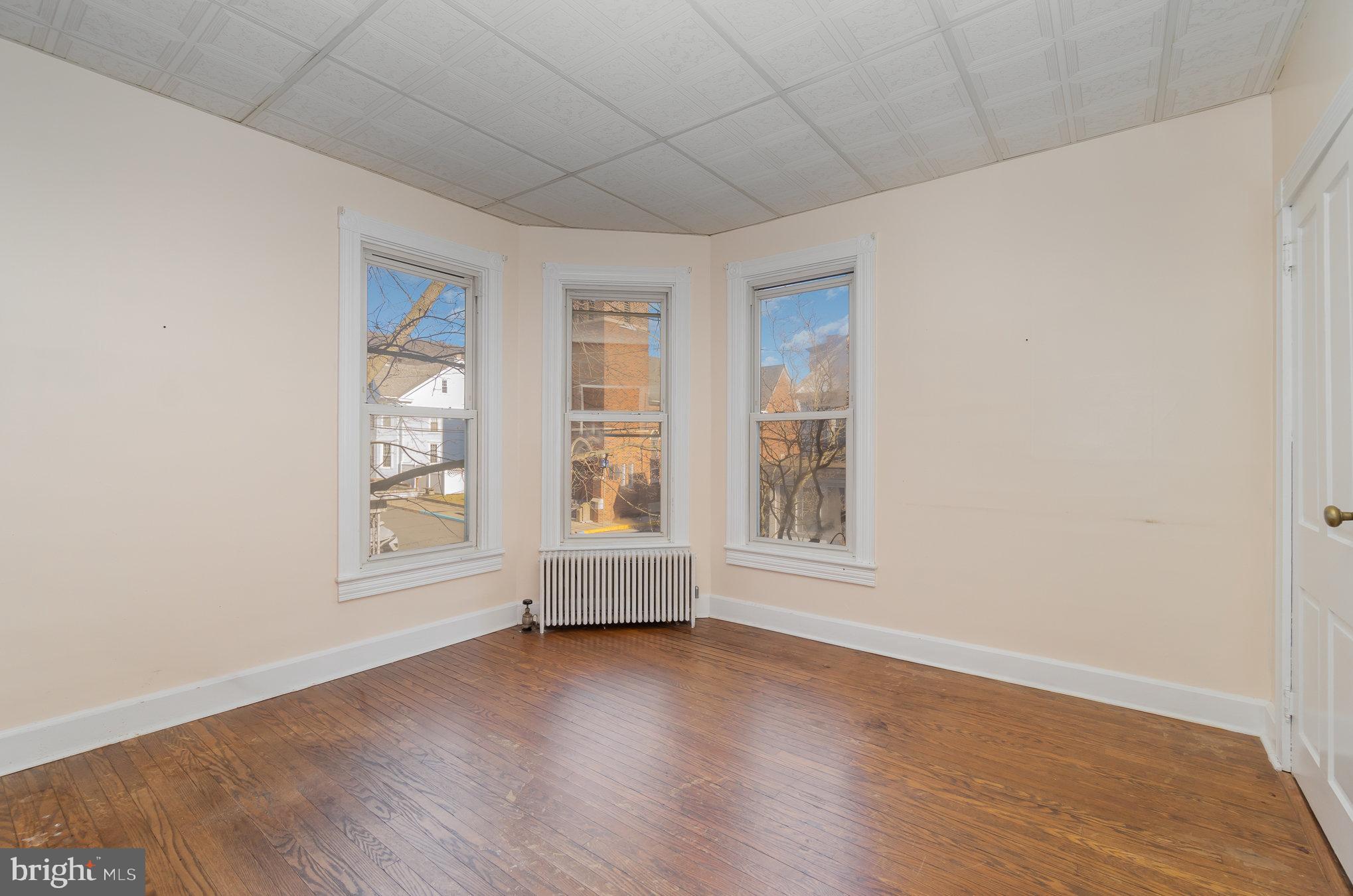 132 East St