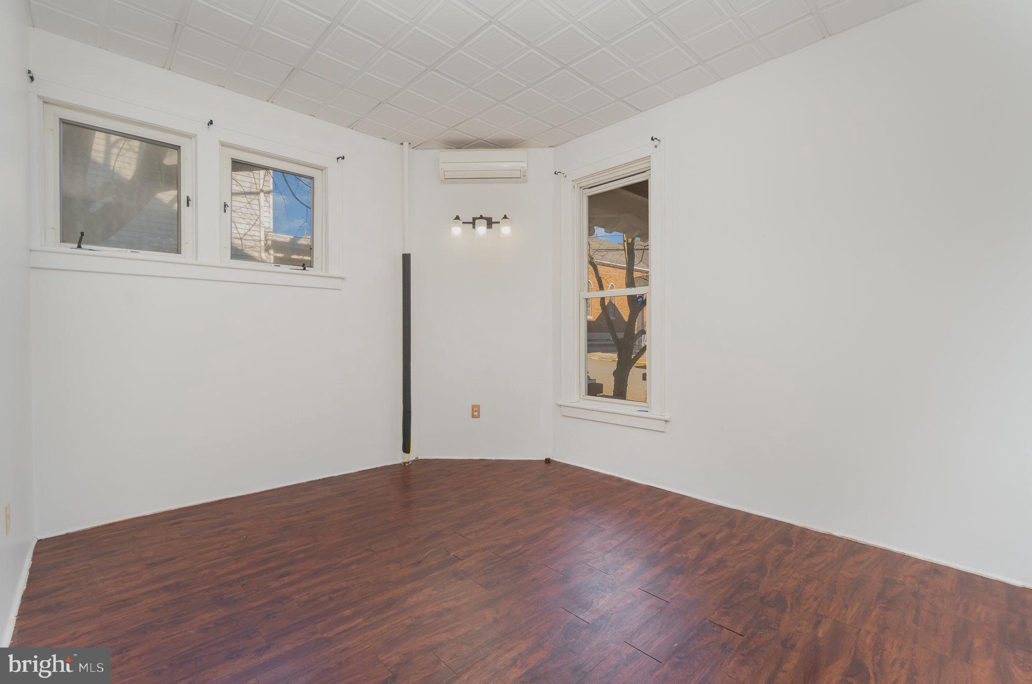 132 East St