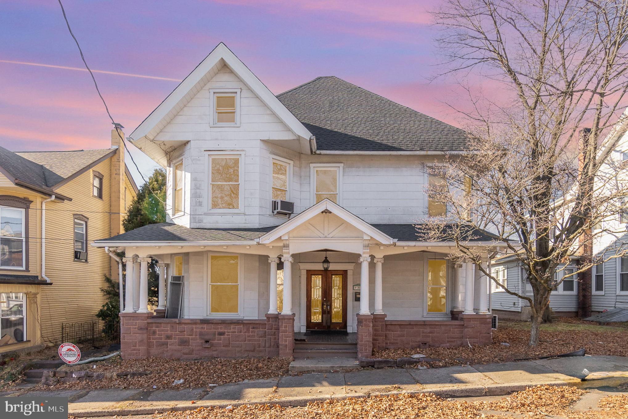 132 East St