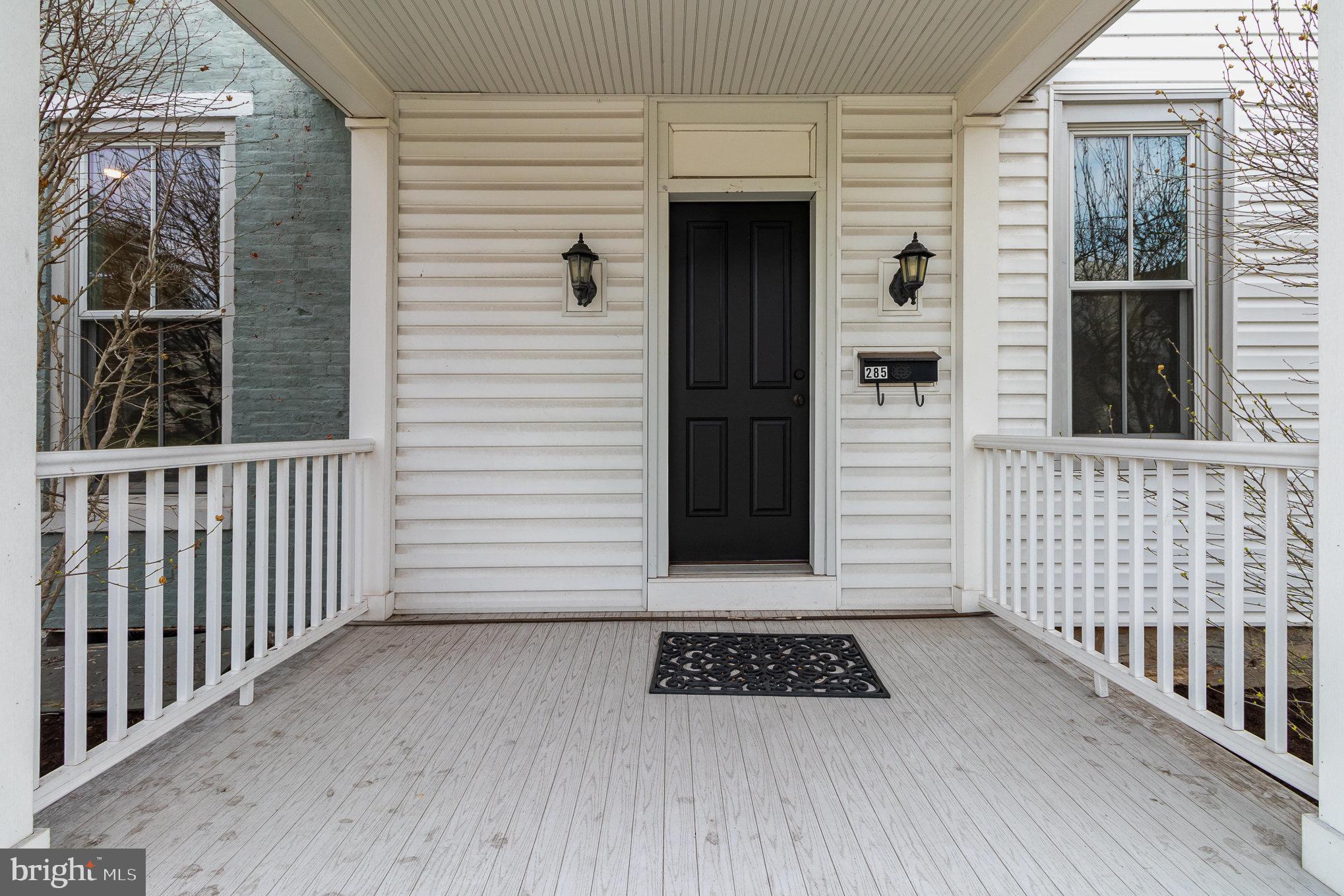 308 E Derry Rd