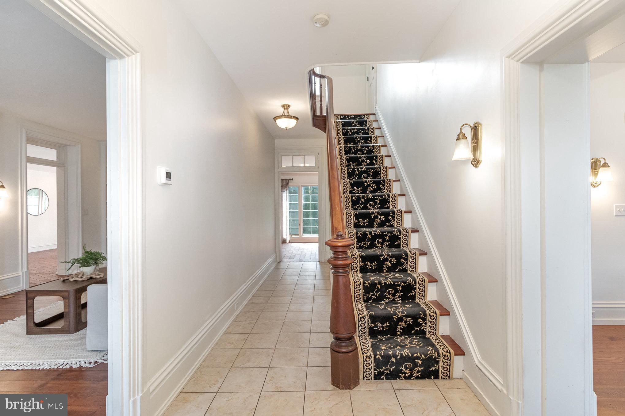 308 E Derry Rd