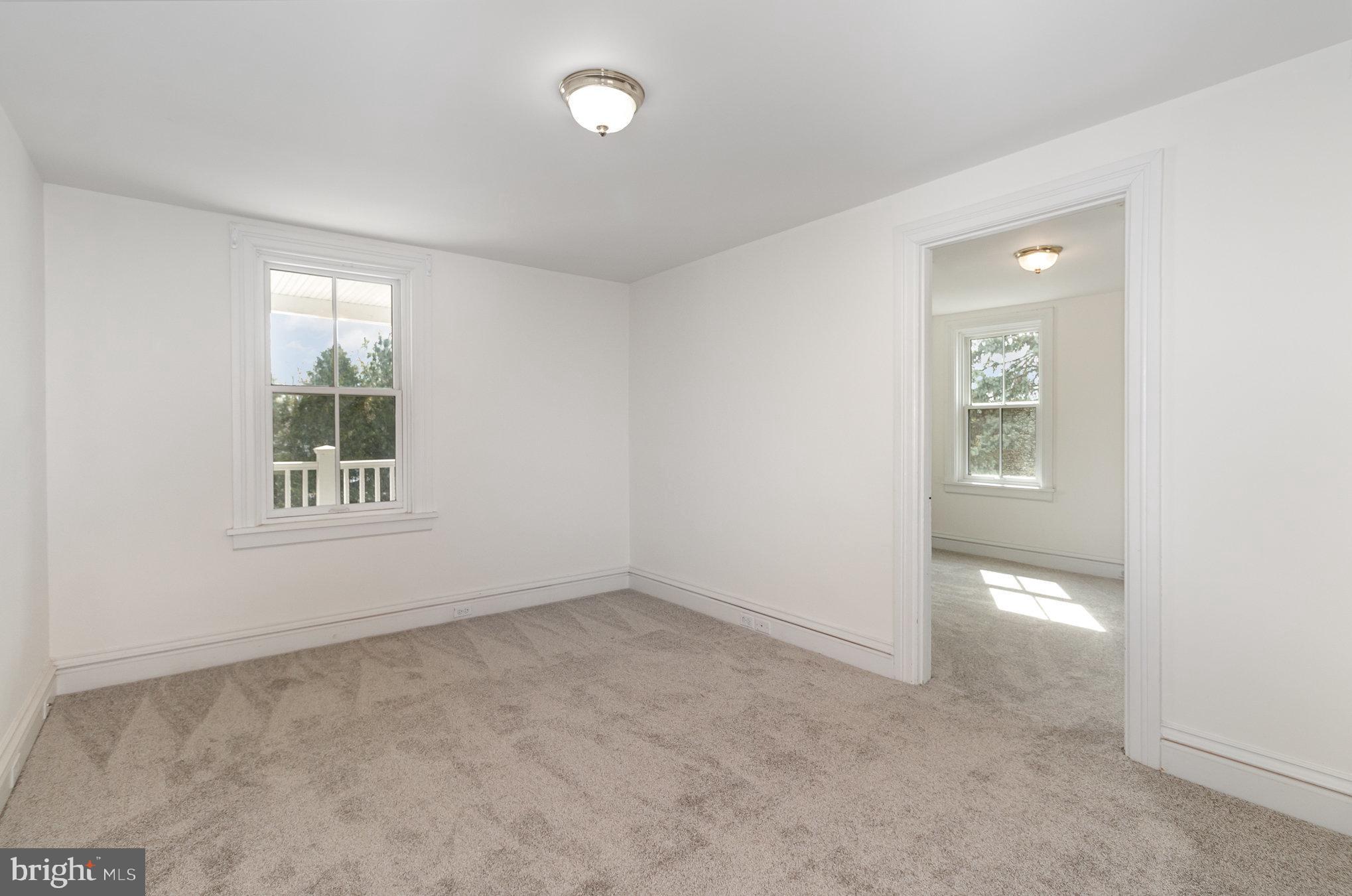 308 E Derry Rd