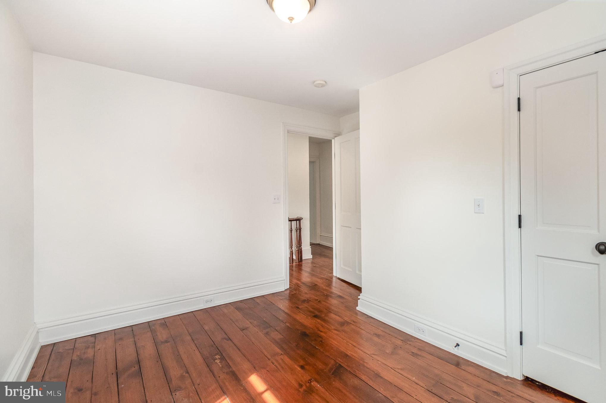 308 E Derry Rd