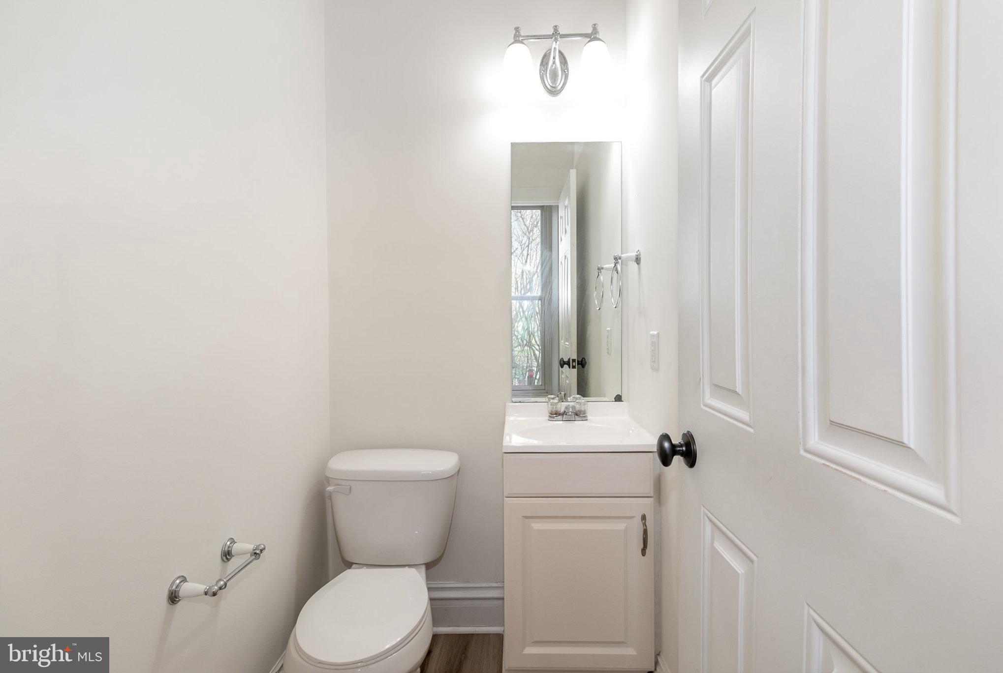 308 E Derry Rd