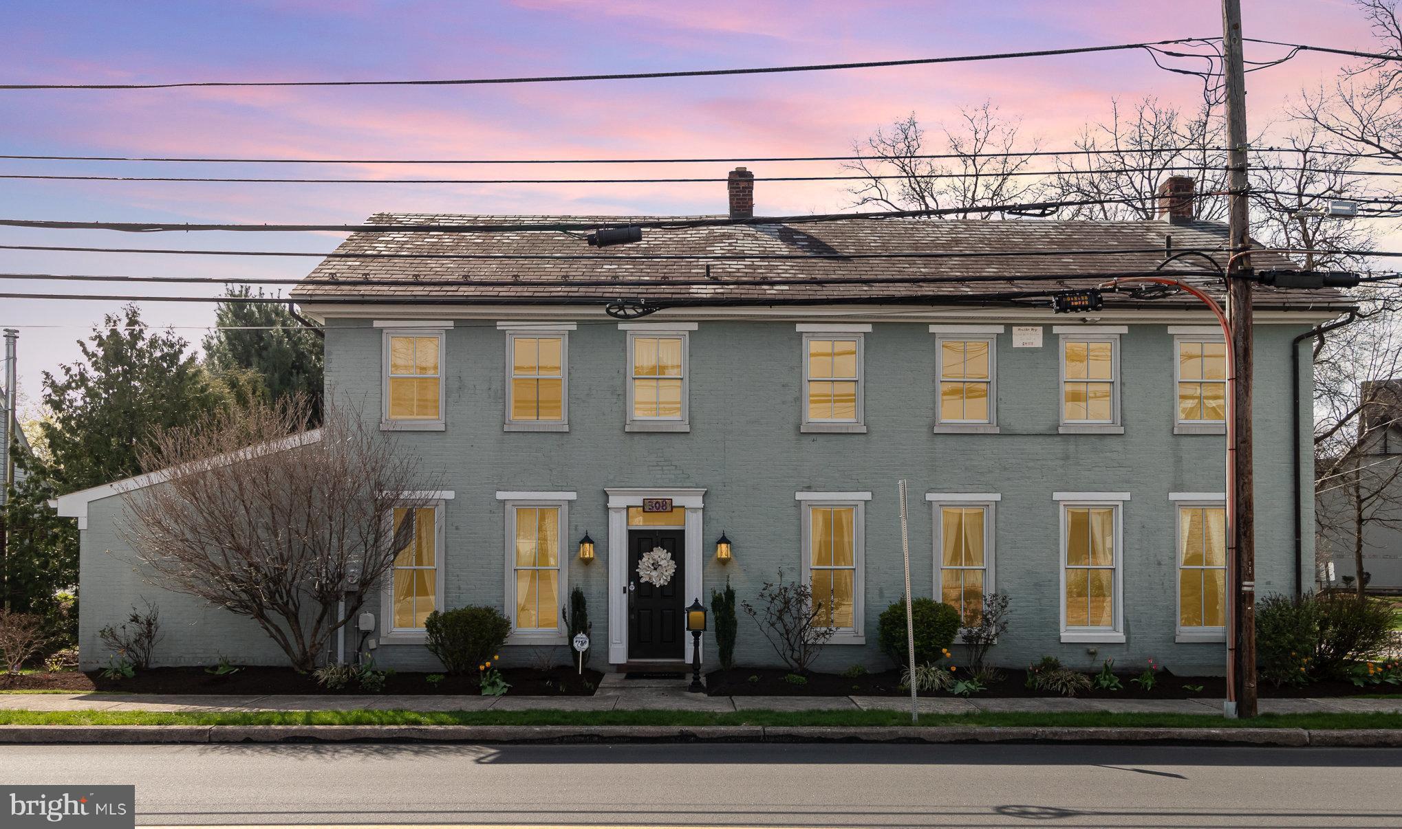 308 E Derry Rd