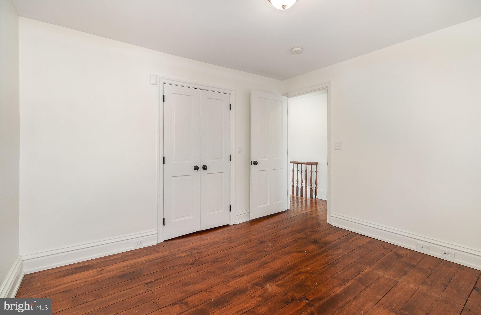 308 E Derry Rd