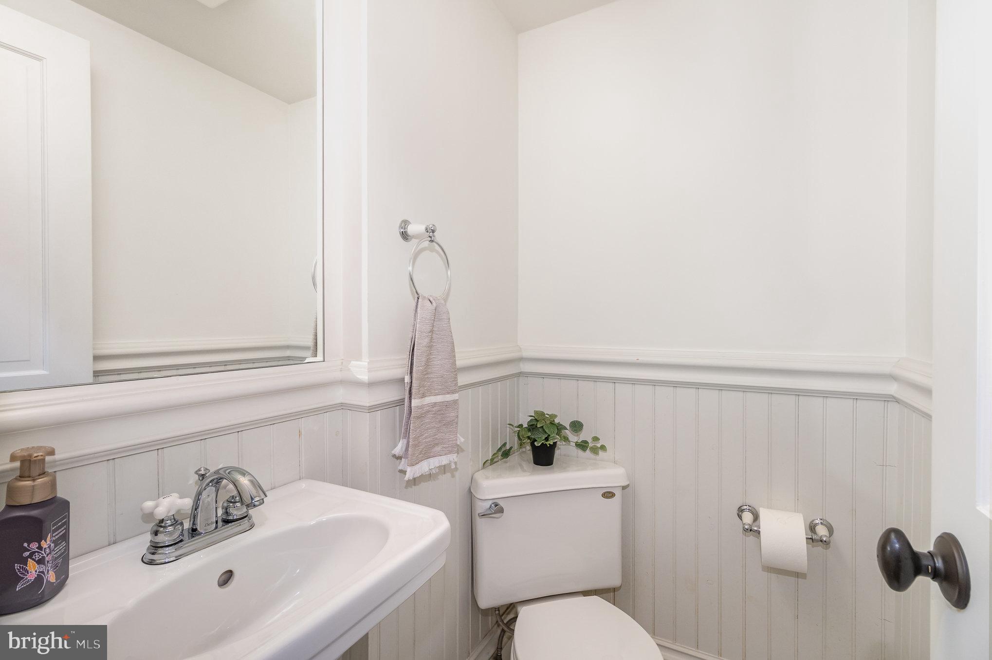 308 E Derry Rd