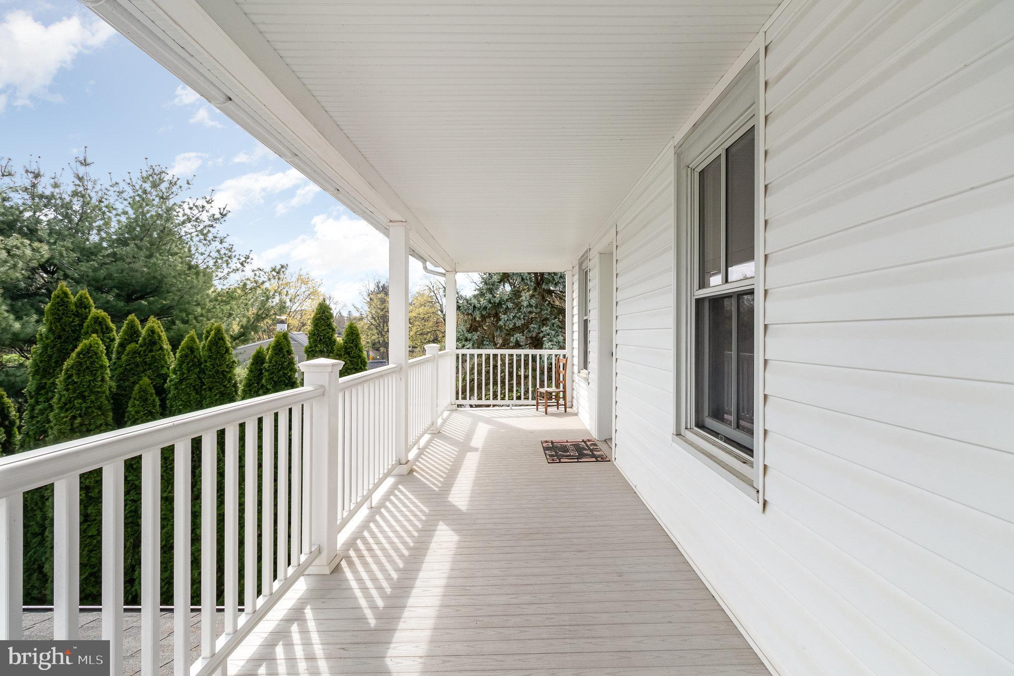 308 E Derry Rd